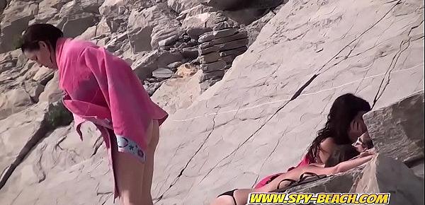  Hot Amateur Beach Females Voyeur Beach Nudist Close-Up Video